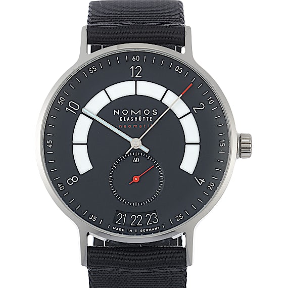 Nomos Autobahn 1302  Nomos Autobahn 1302