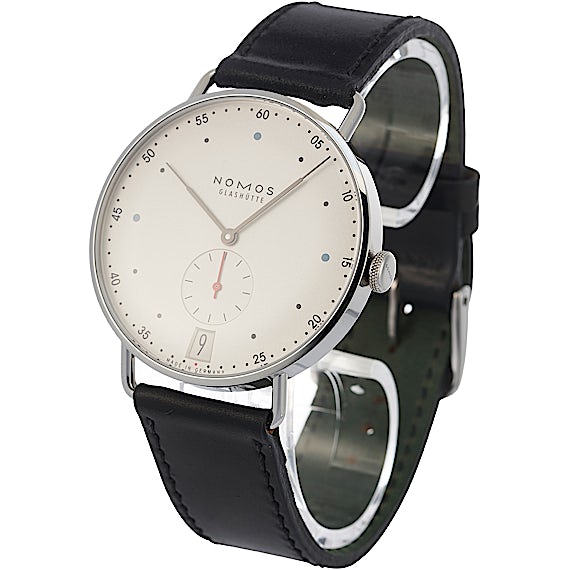 Nomos Metro 1102 Nomos Metro 1102