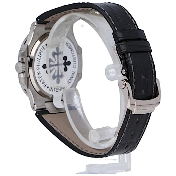 Patek Philippe Nautilus 5711G-001 Patek Philippe Nautilus 5711G-001