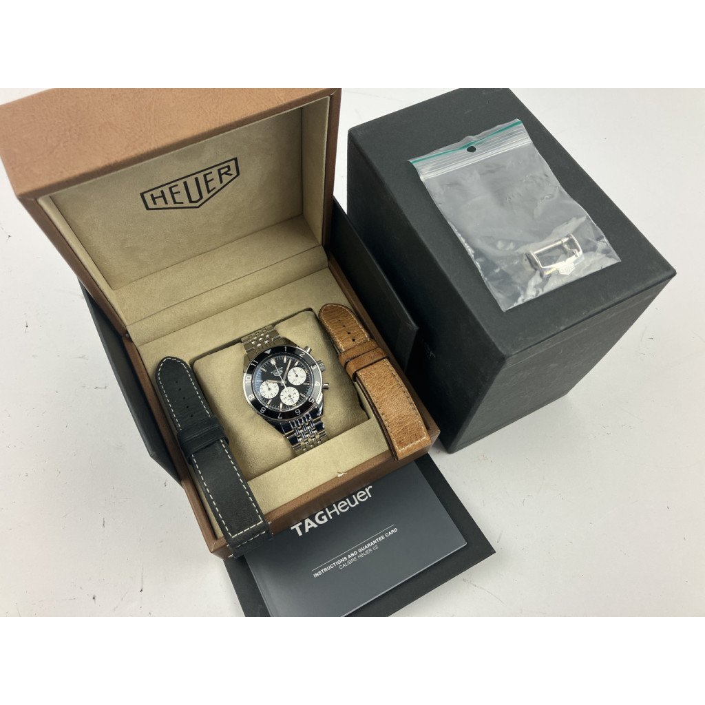 TAG Heuer Autavia Calibre Heuer 02 Chron CBE2110.BA0687