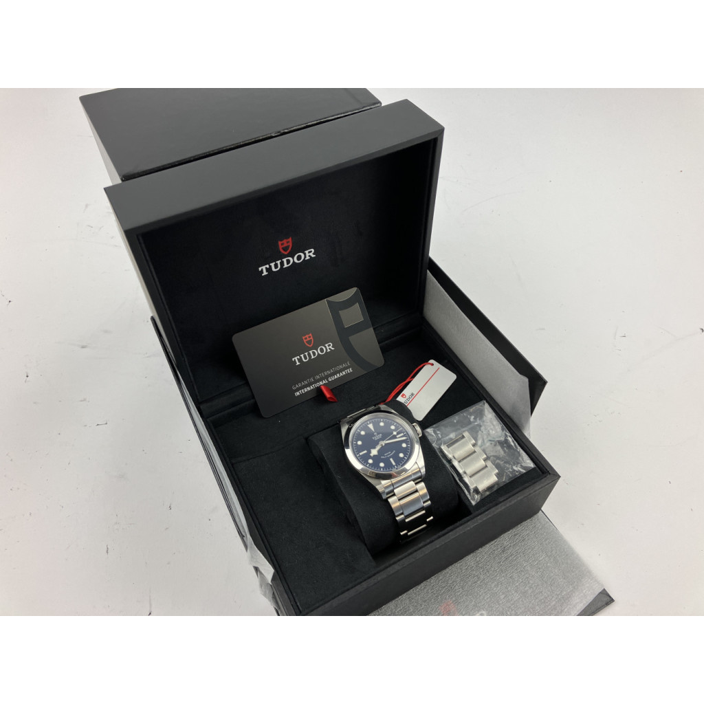 Tudor Black Bay 79540-0004