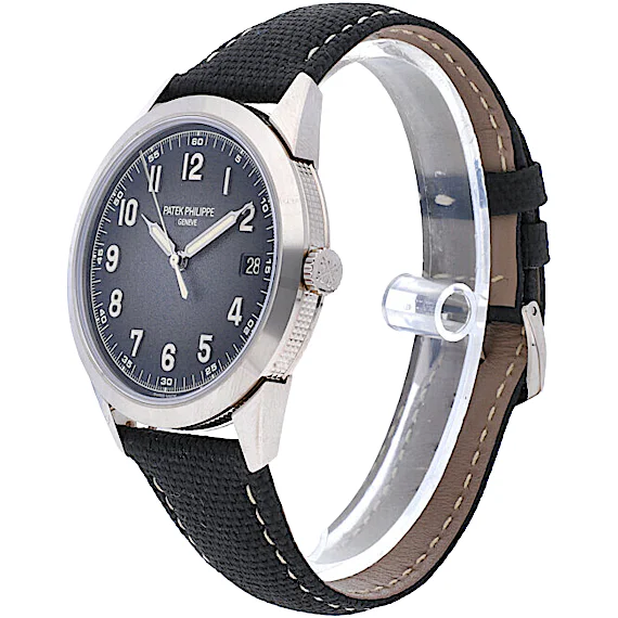 Patek Philippe Calatrava 5226G-001 Patek Philippe Calatrava 5226G-001