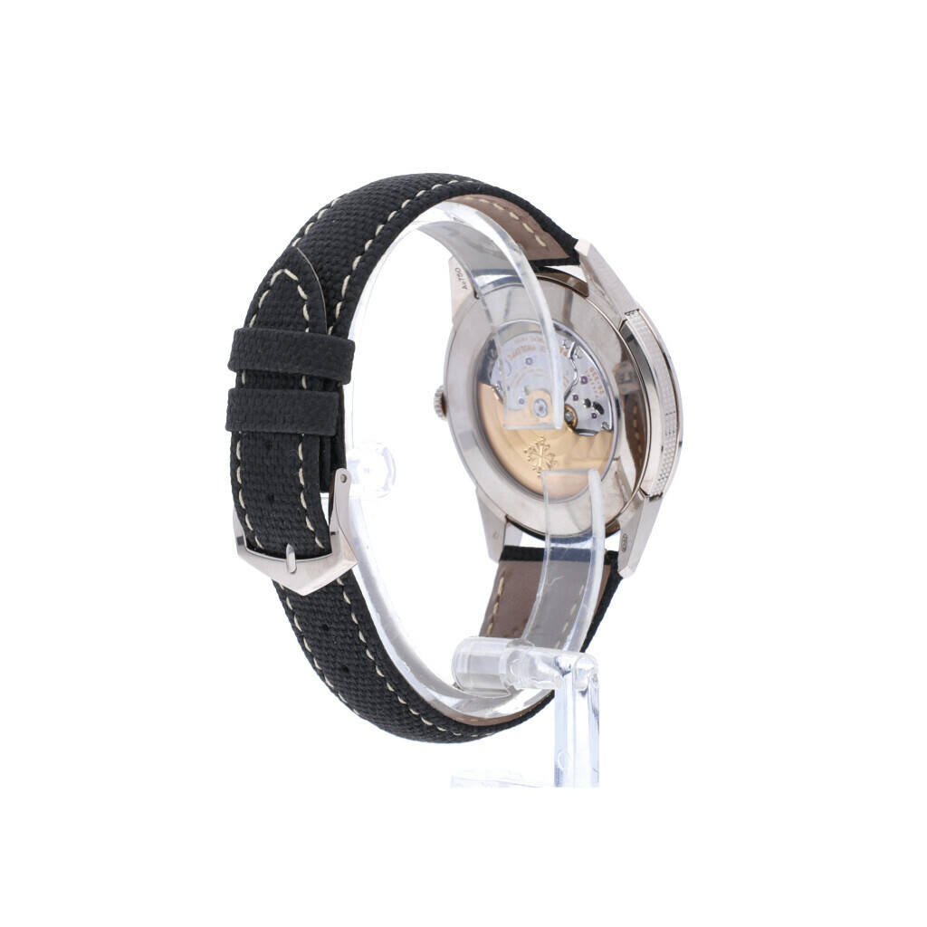 Patek Philippe Calatrava 5226G-001