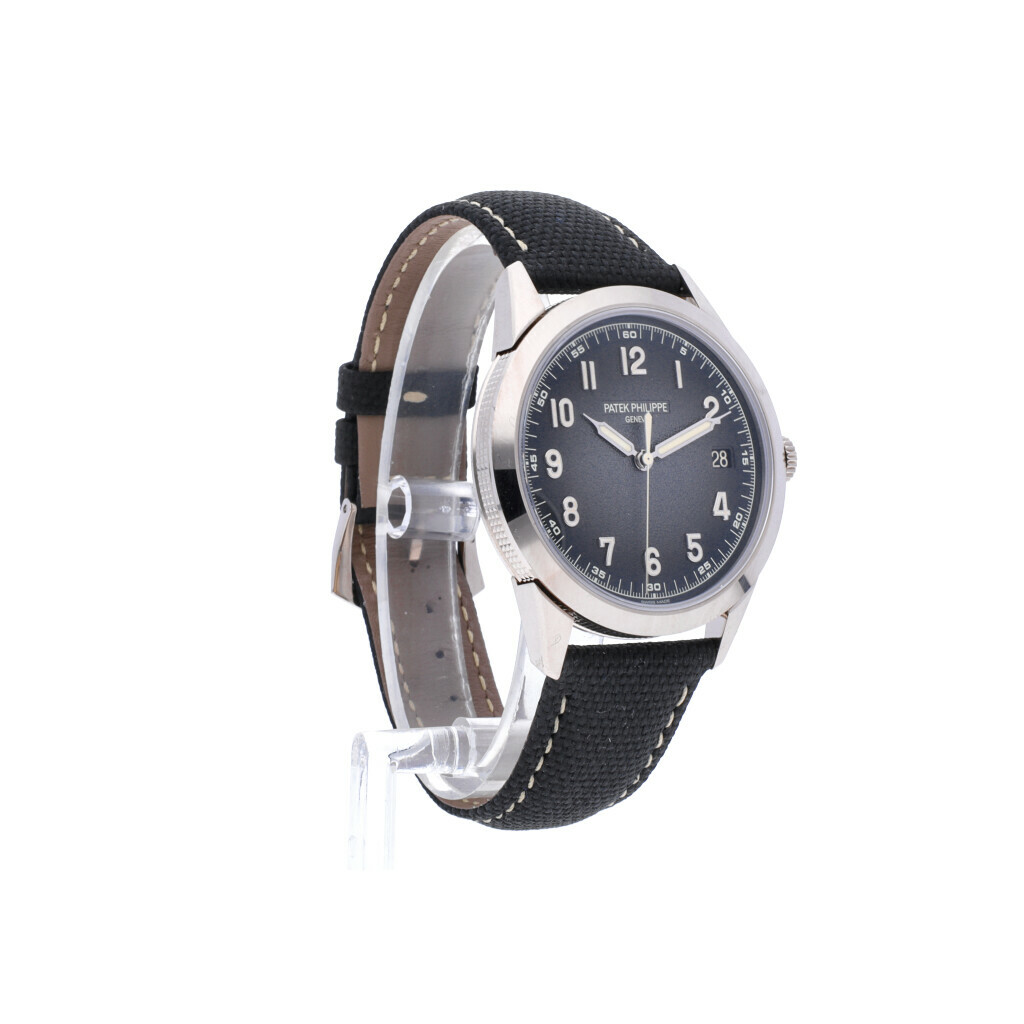 Patek Philippe Calatrava 5226G-001