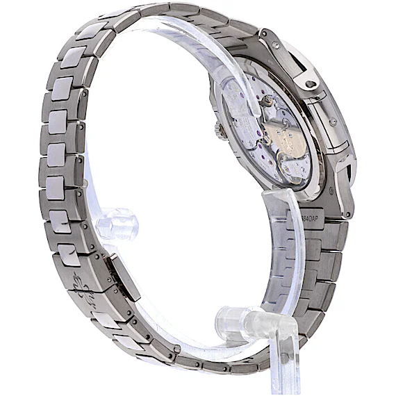Patek Philippe Nautilus 5740/1G-001 Patek Philippe Nautilus 5740/1G-001