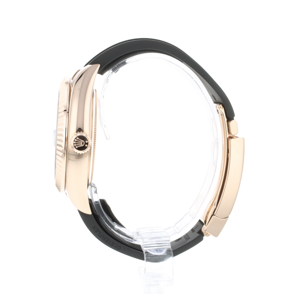 Rolex Sky-Dweller 326235