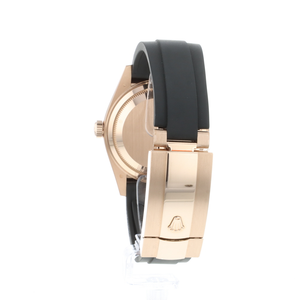 Rolex Sky-Dweller 326235