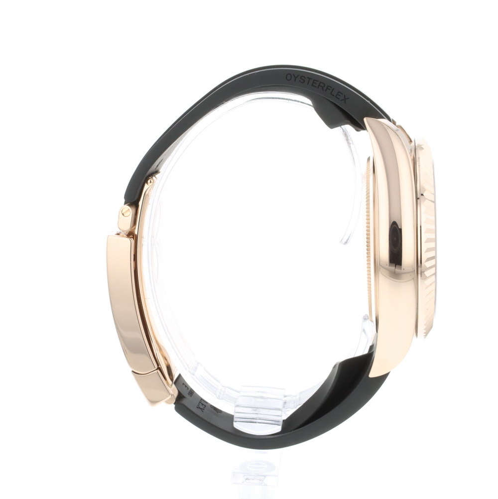 Rolex Sky-Dweller 326235