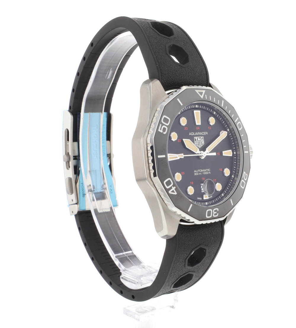 Tudor Black Bay 3800