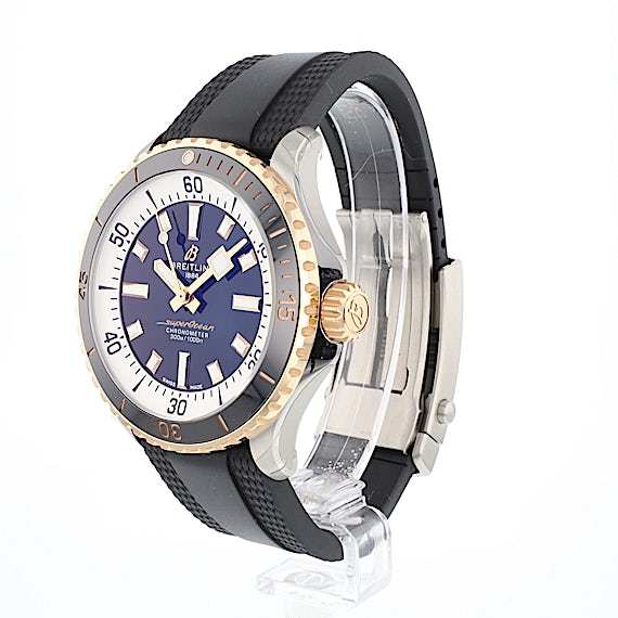 Breitling Superocean U17375  Breitling Superocean U17375