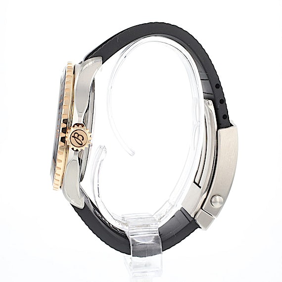 Breitling Superocean U17375  Breitling Superocean U17375