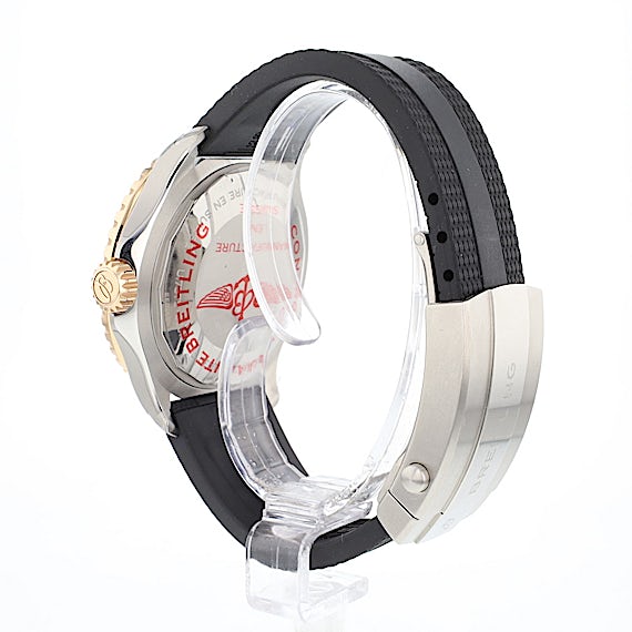 Breitling Superocean U17375  Breitling Superocean U17375