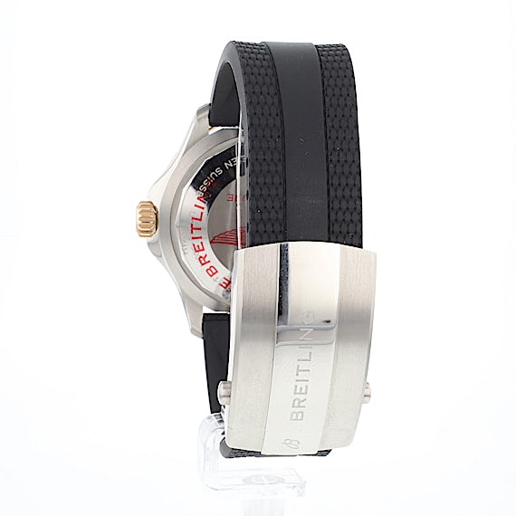 Breitling Superocean U17375  Breitling Superocean U17375