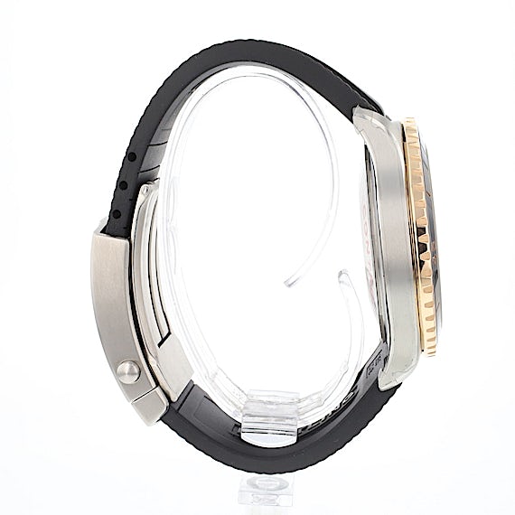 Breitling Superocean U17375  Breitling Superocean U17375