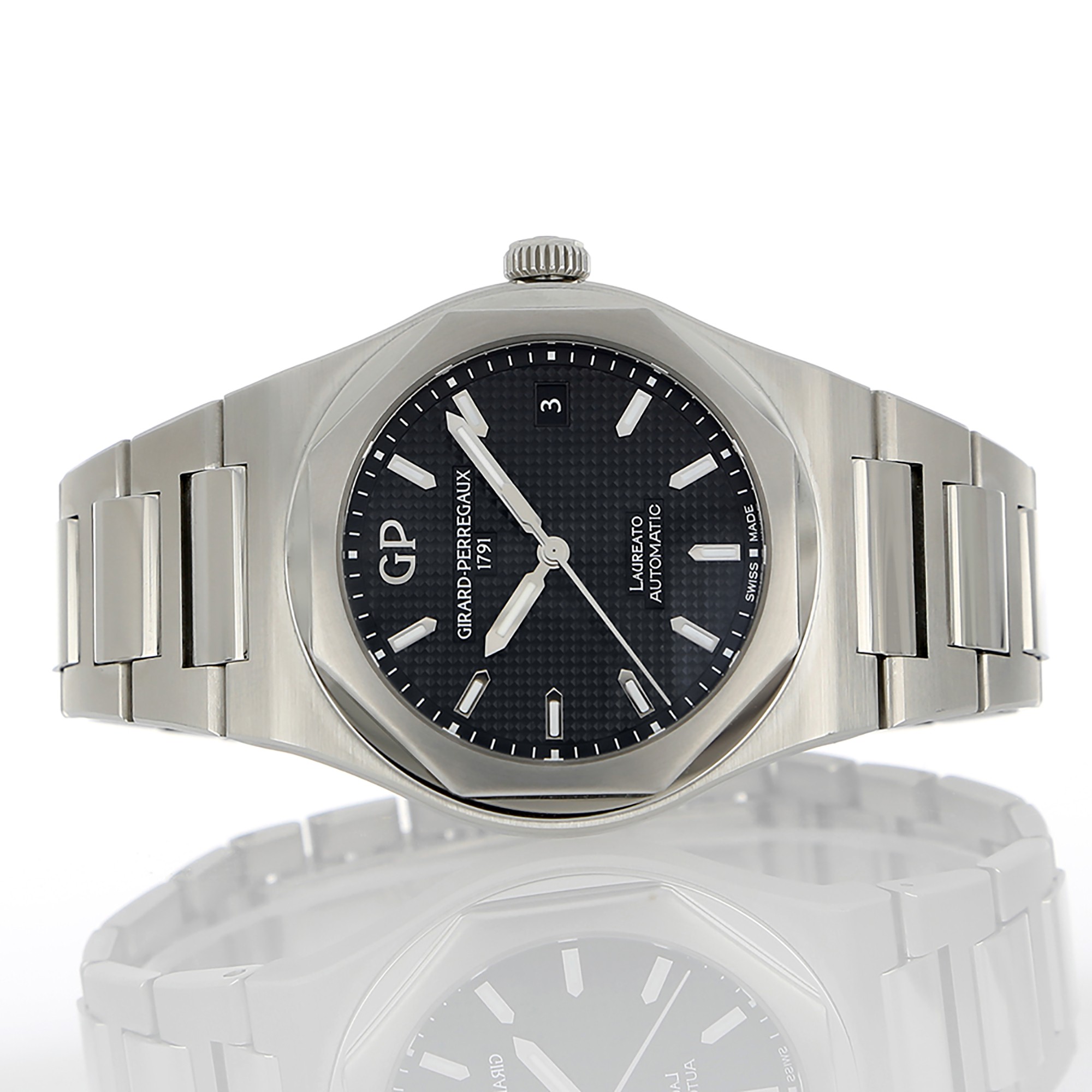 Girard Perregaux Laureato 81005-11-632-11A