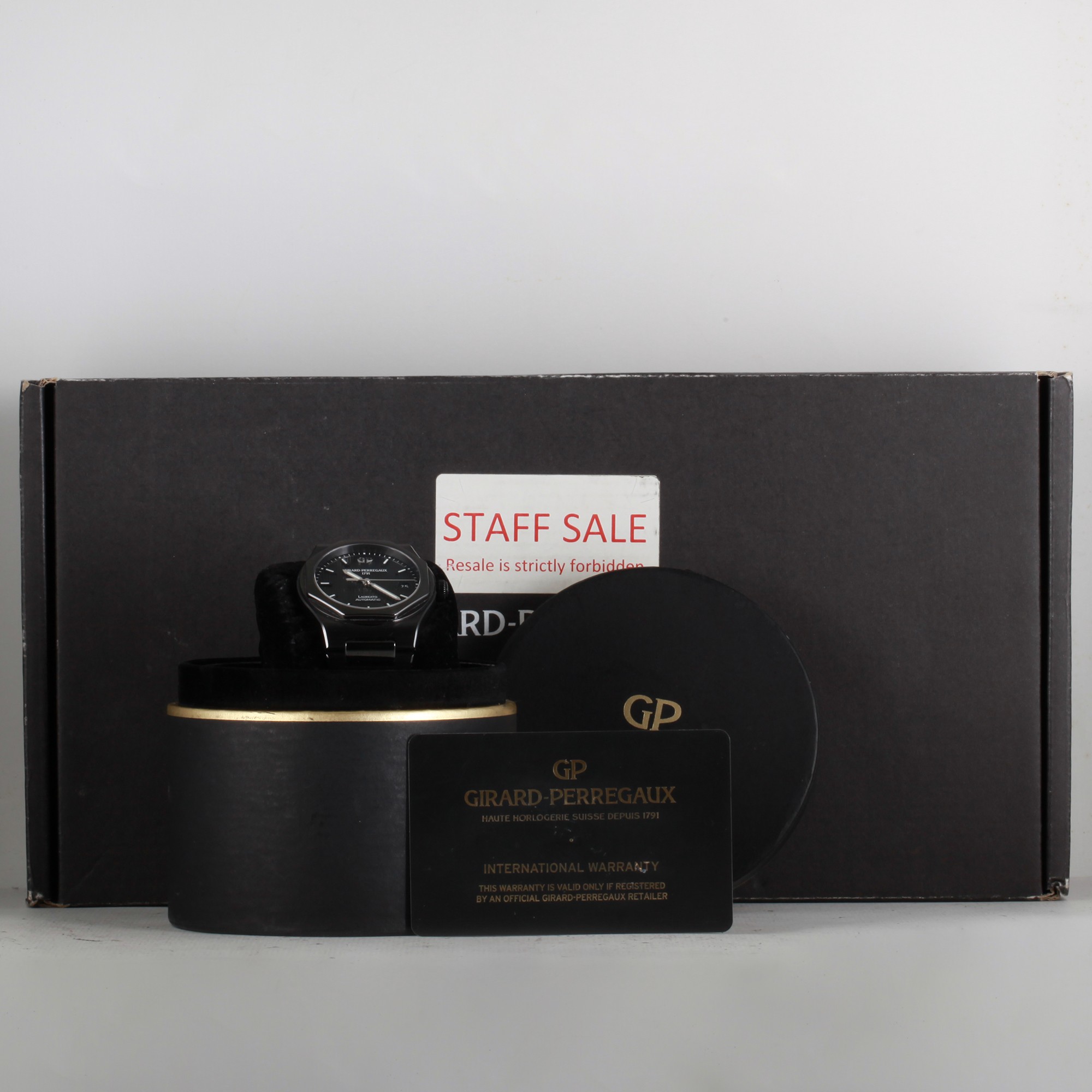 Girard Perregaux Laureato 81005-32-631-32A