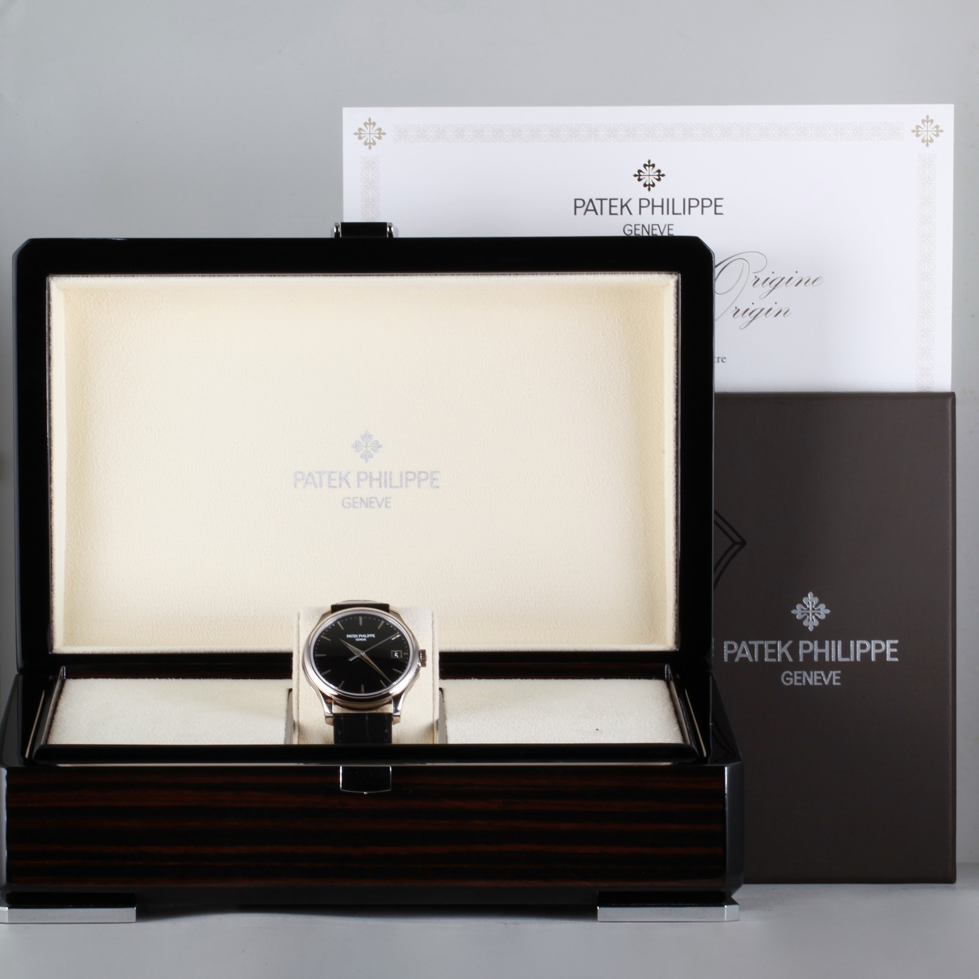 Patek Philippe Calatrava 5227G-010