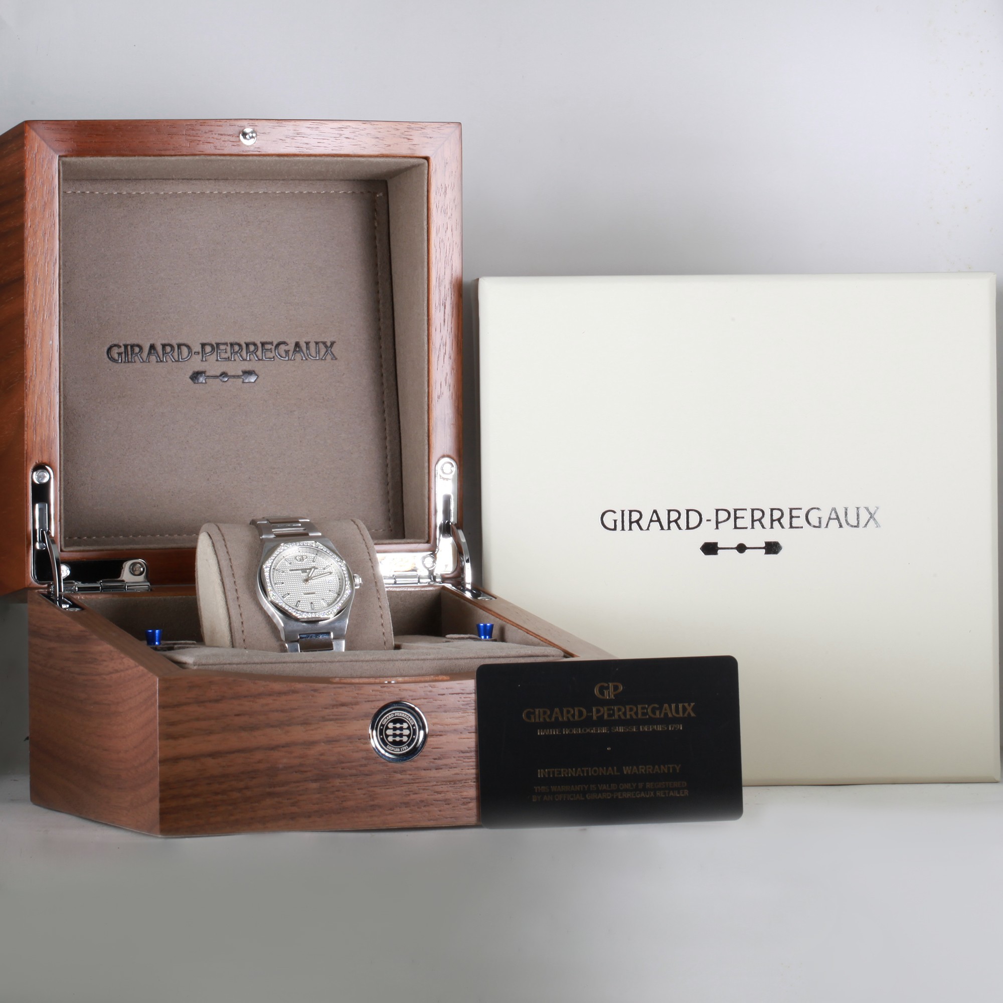 Girard Perregaux Laureato 80189D11A131-11A