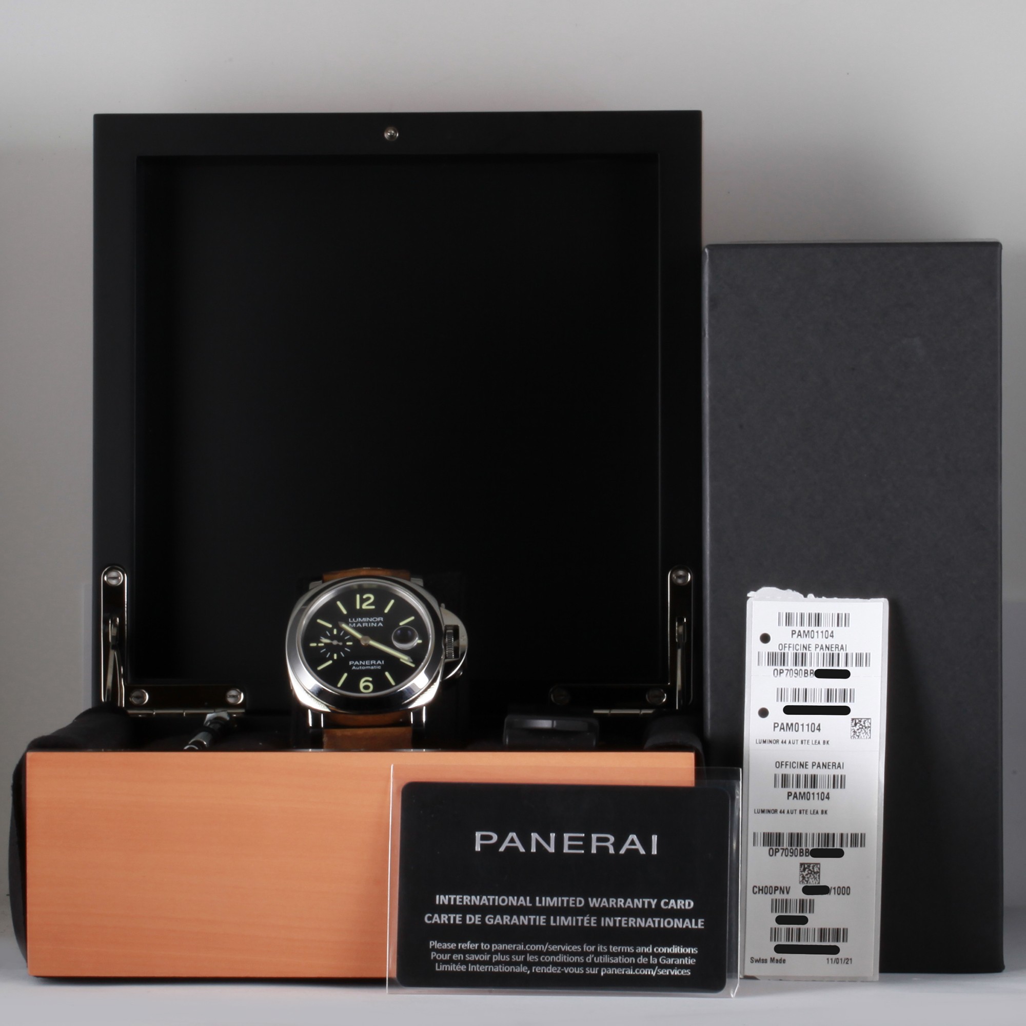 Panerai Luminor PAM01104