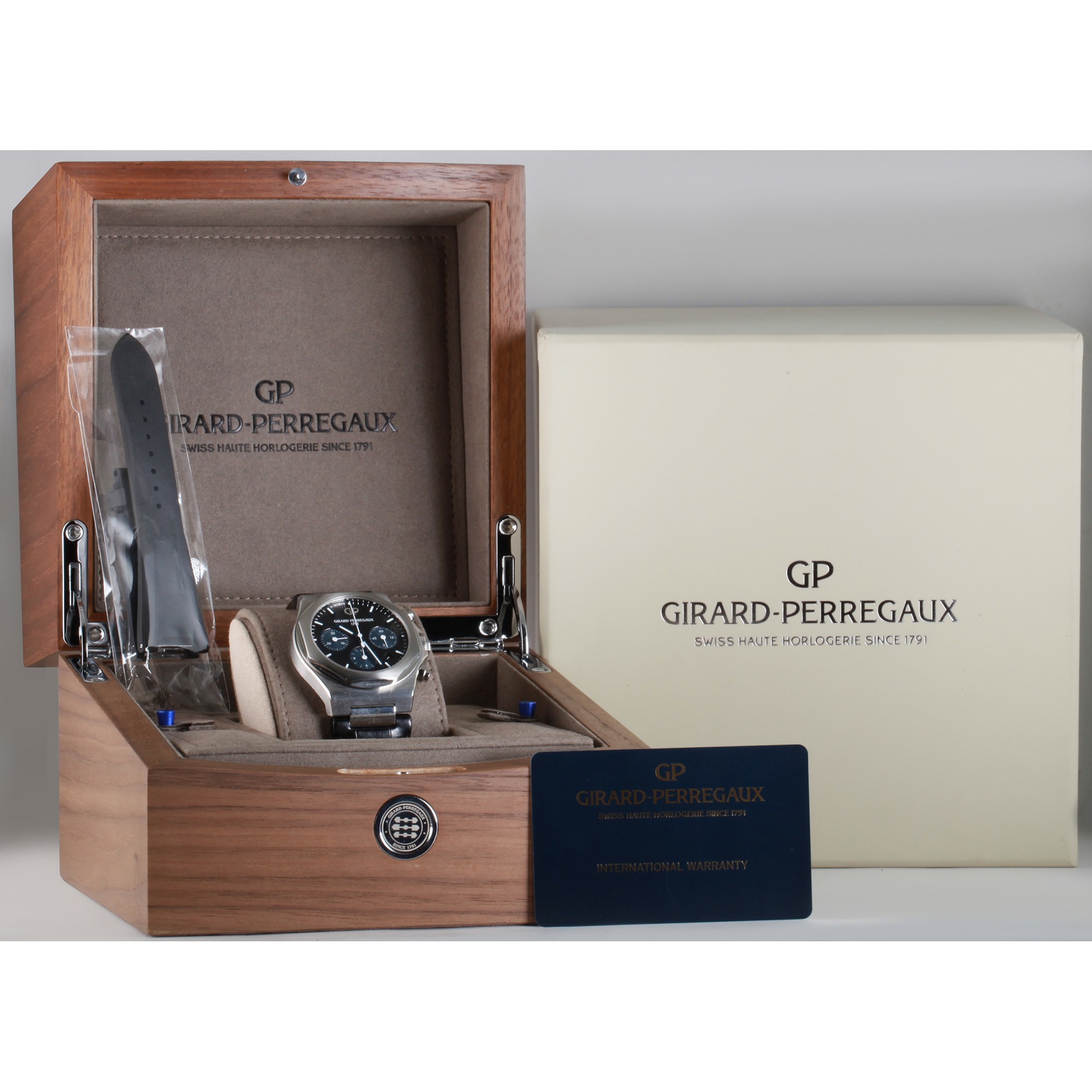 Girard Perregaux Laureato 81020-11-631-BB6A