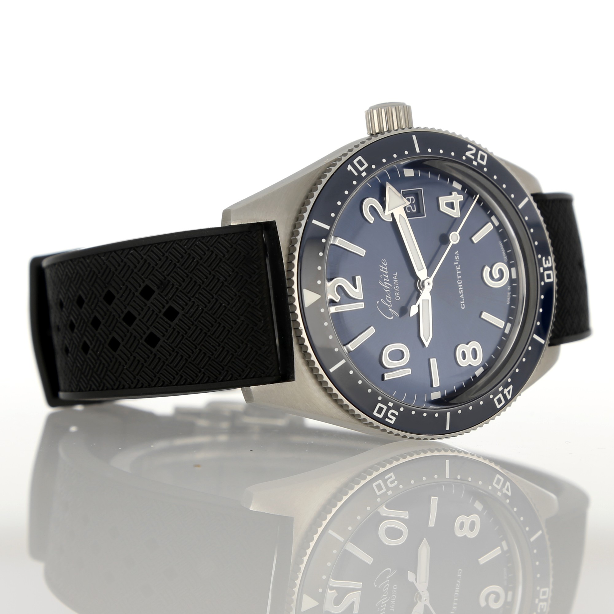 Glashütte SeaQ 1-39-11-09-81