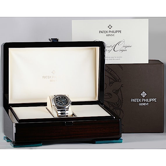 Patek Philippe Nautilus 5712/1A Patek Philippe Nautilus 5712/1A