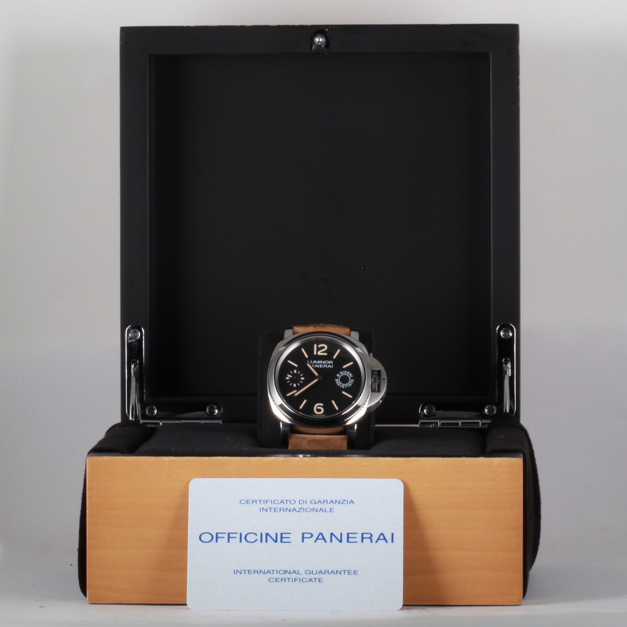 Panerai Luminor PAM00590