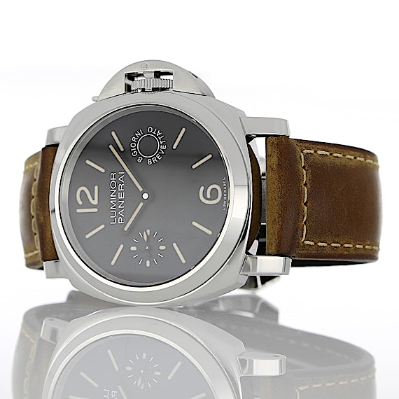 Panerai Luminor PAM00590 Panerai Luminor PAM00590
