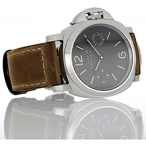 Panerai Luminor PAM00590 Panerai Luminor PAM00590