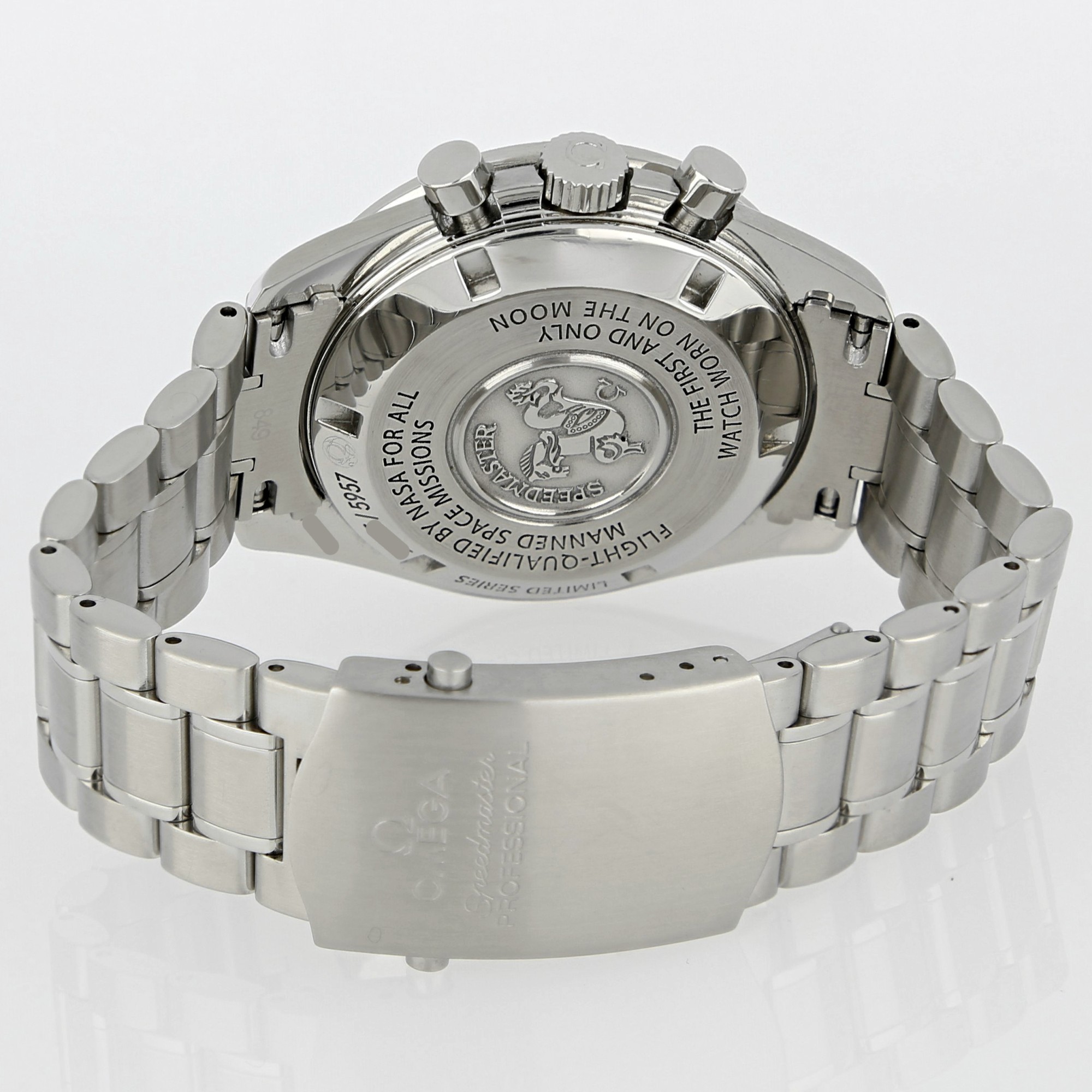 Omega Speedmaster 31130423001001