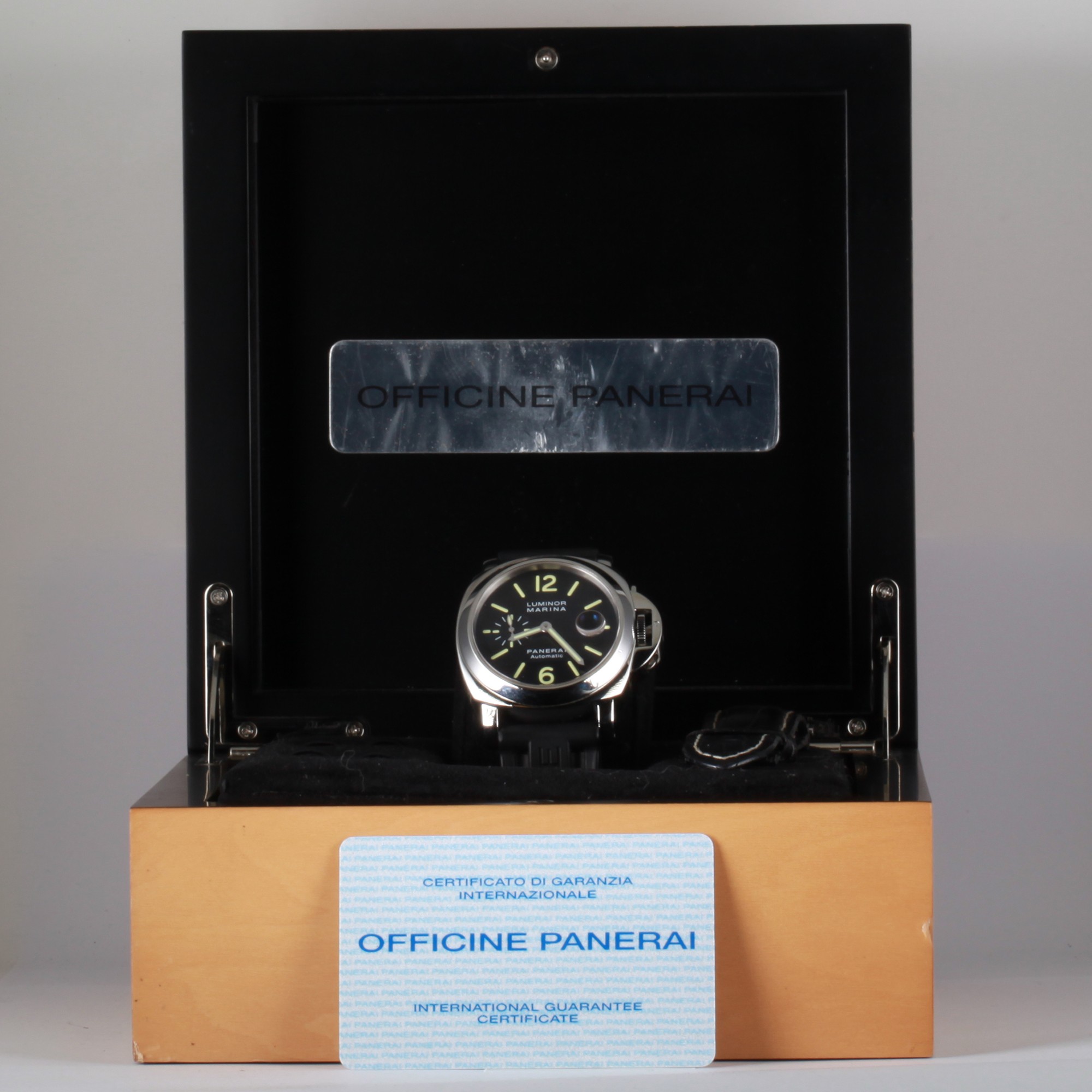 Panerai Luminor PAM00104