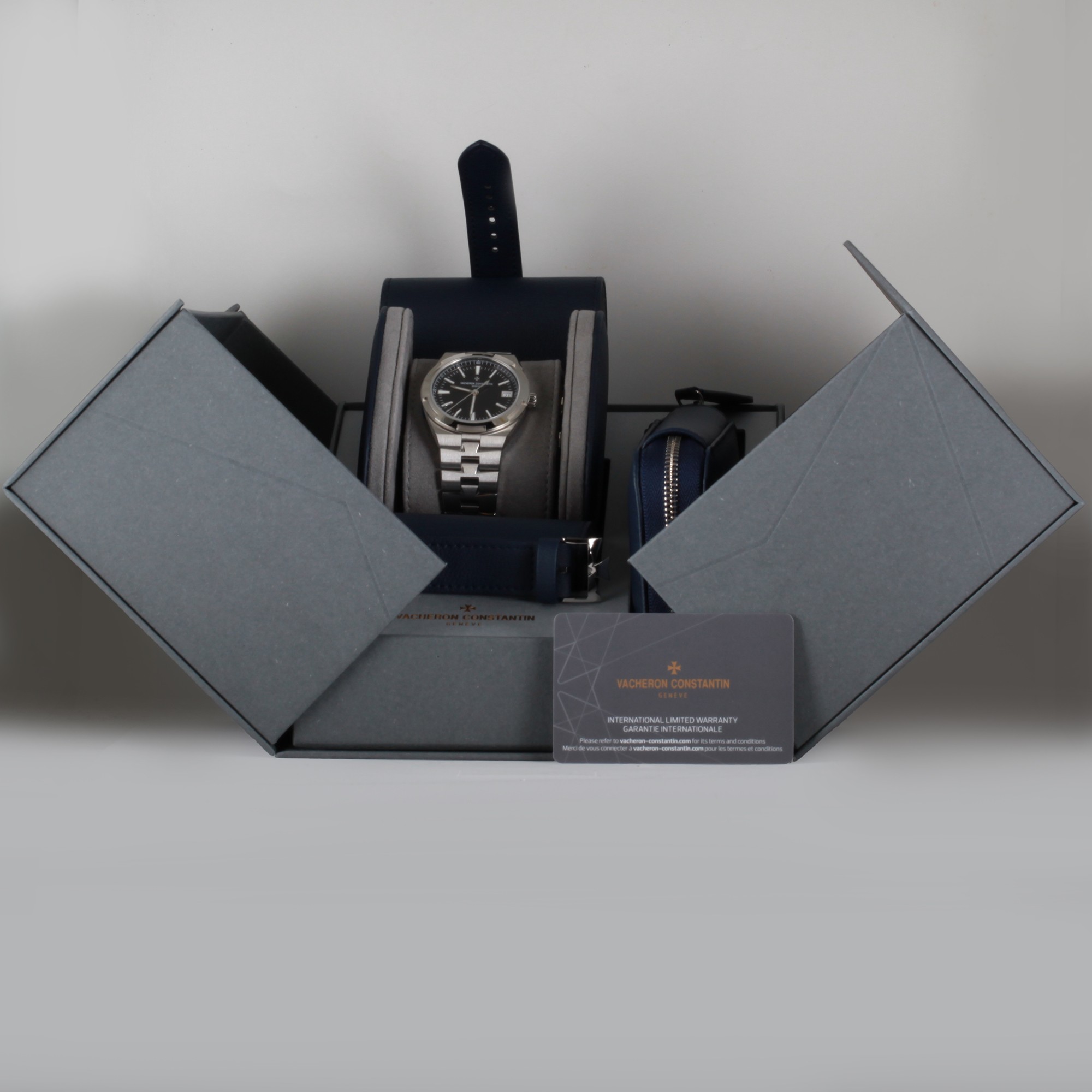 Vacheron Constantin Overseas 4520V/210A-B483