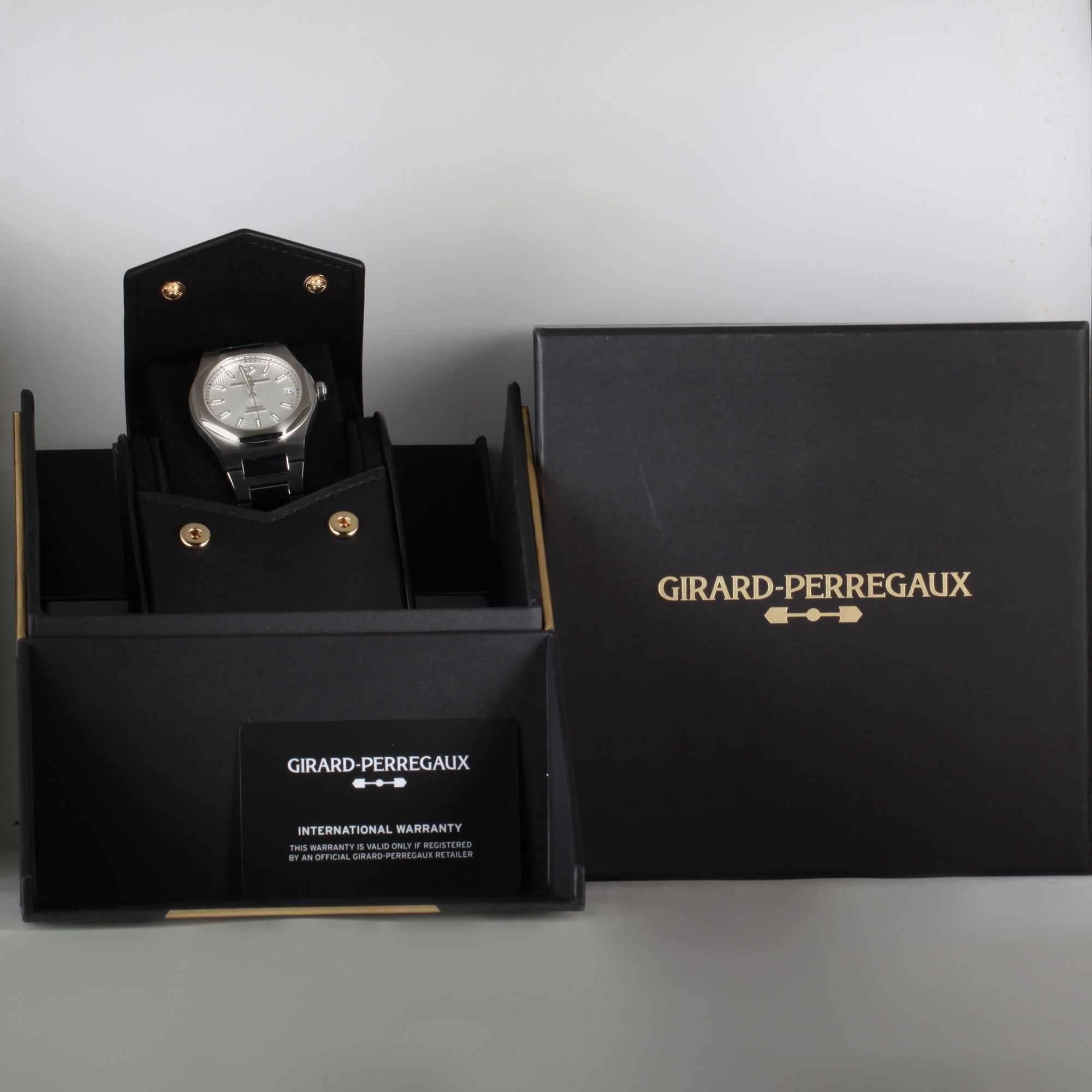 Girard Perregaux Laureato 81010-11-131-11A
