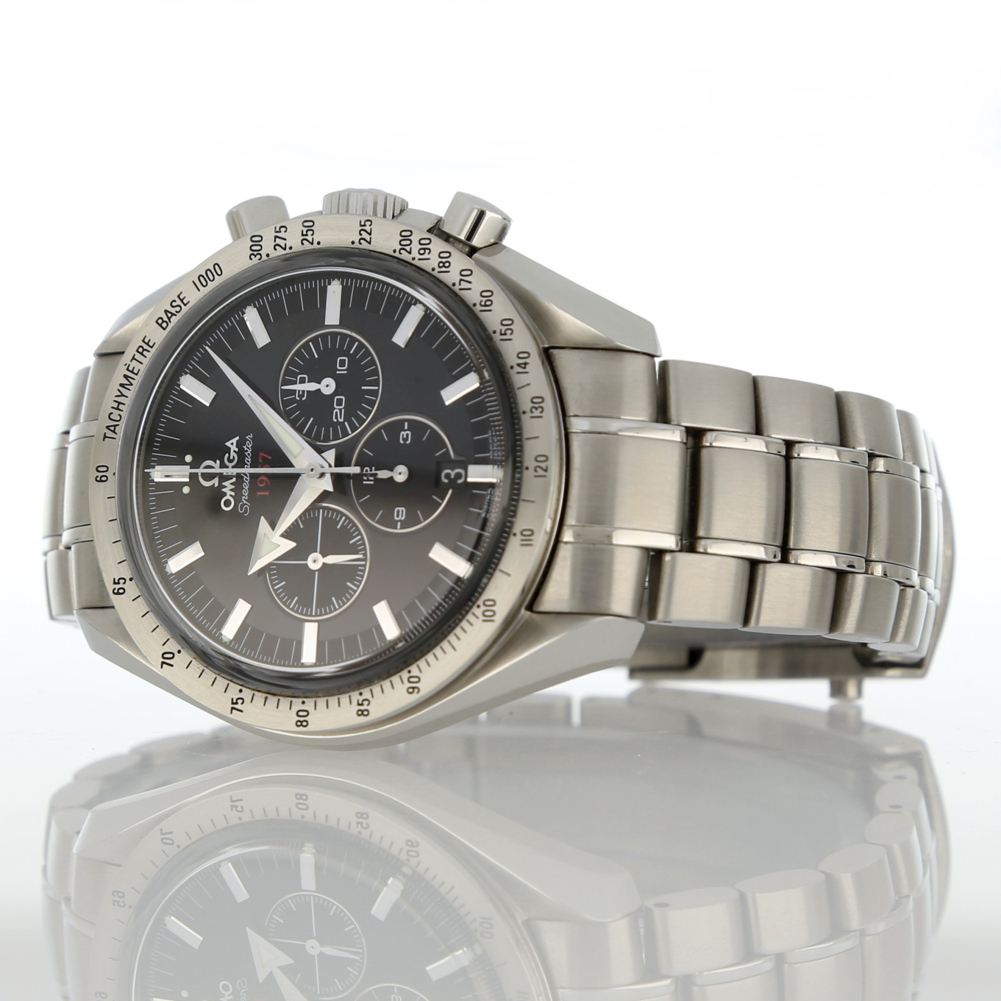 Omega Speedmaster 32110425001001