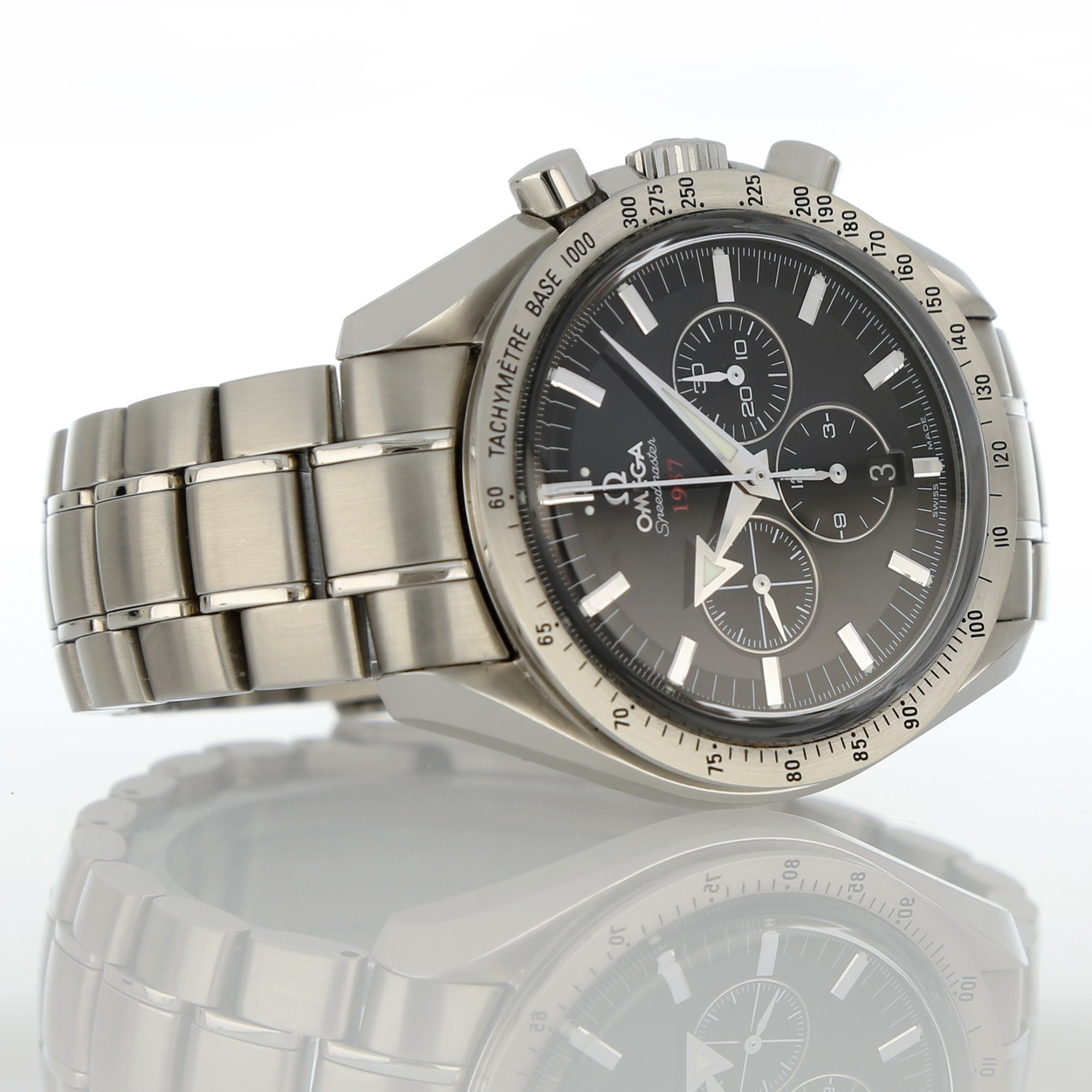 Omega Speedmaster 32110425001001
