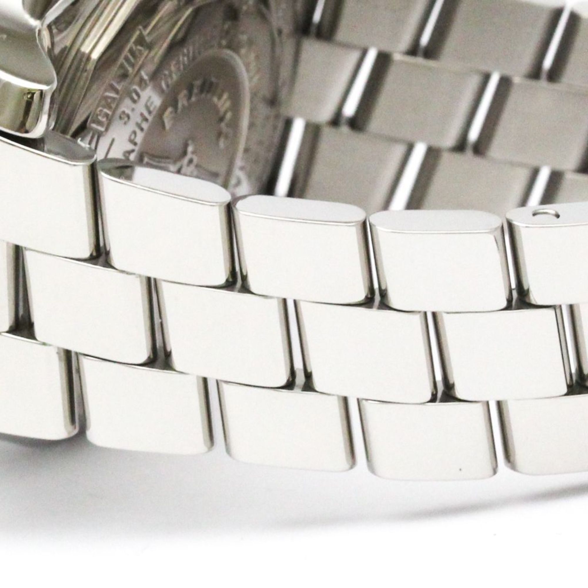 Breitling Avenger A13370