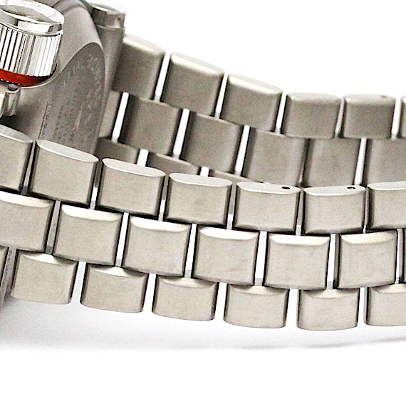 Breitling Emergency E56121 Breitling Emergency E56121