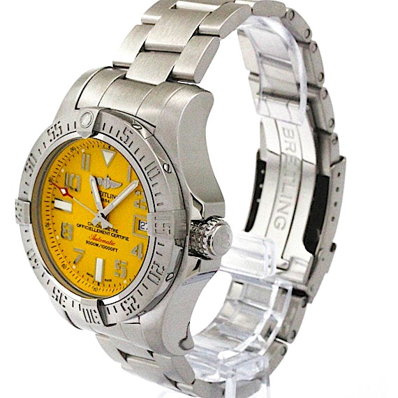 Breitling Avenger A17331 Breitling Avenger A17331