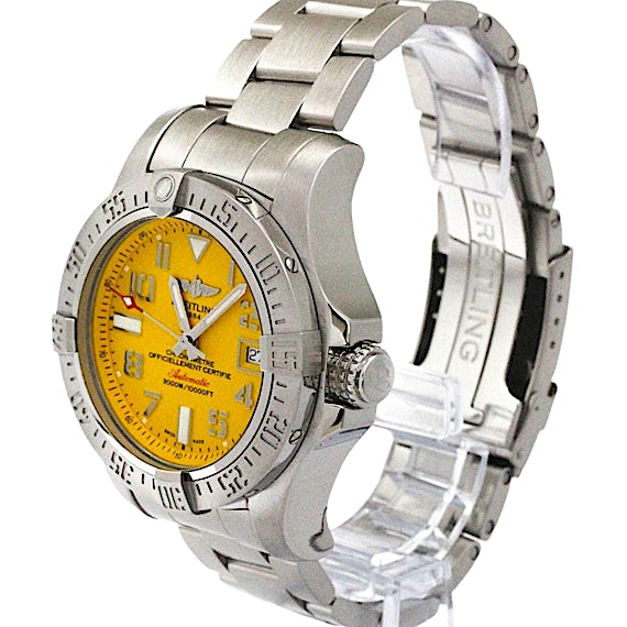 Breitling Avenger A17331 Breitling Avenger A17331