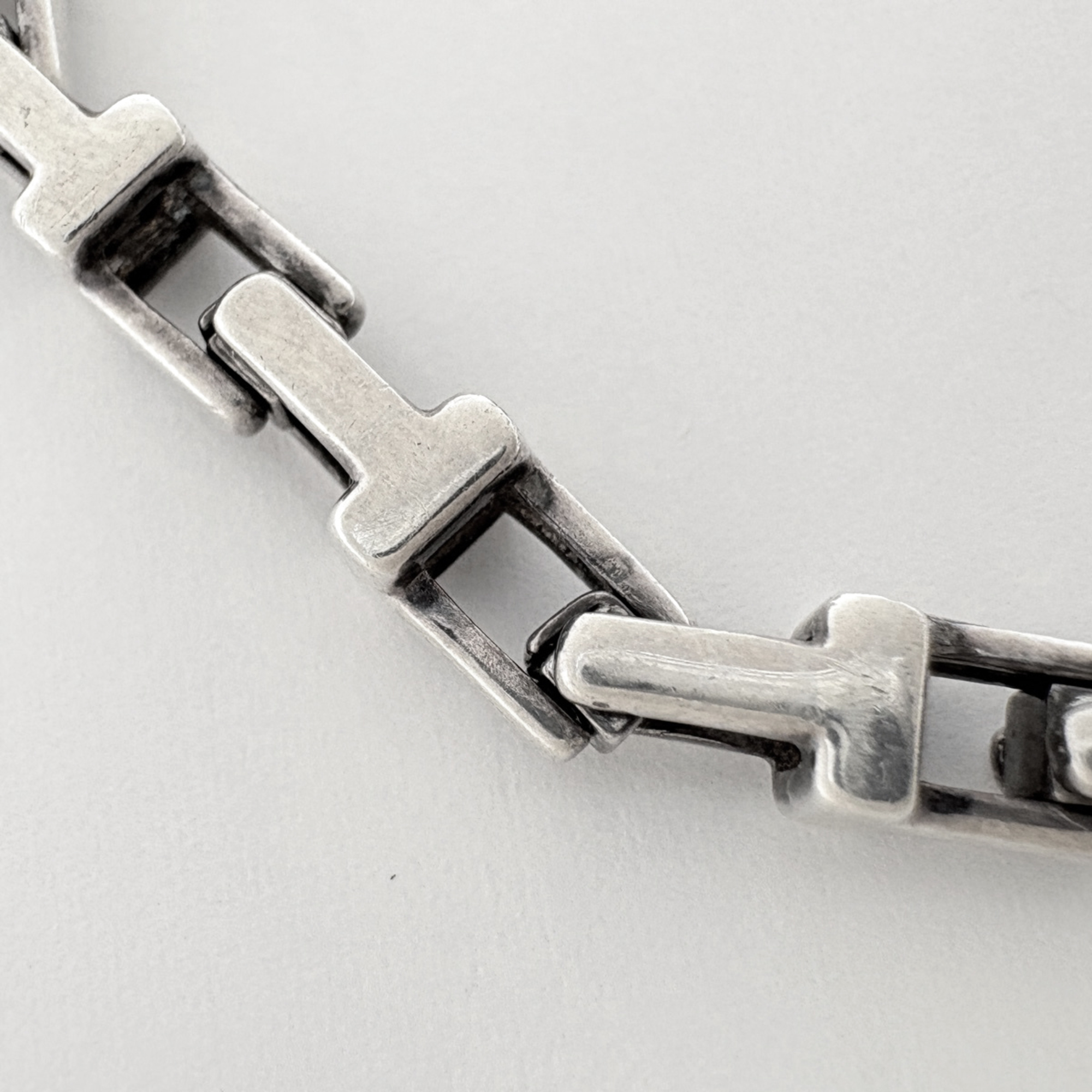 Tiffany T Narrow Chain Bracelet RN0000774