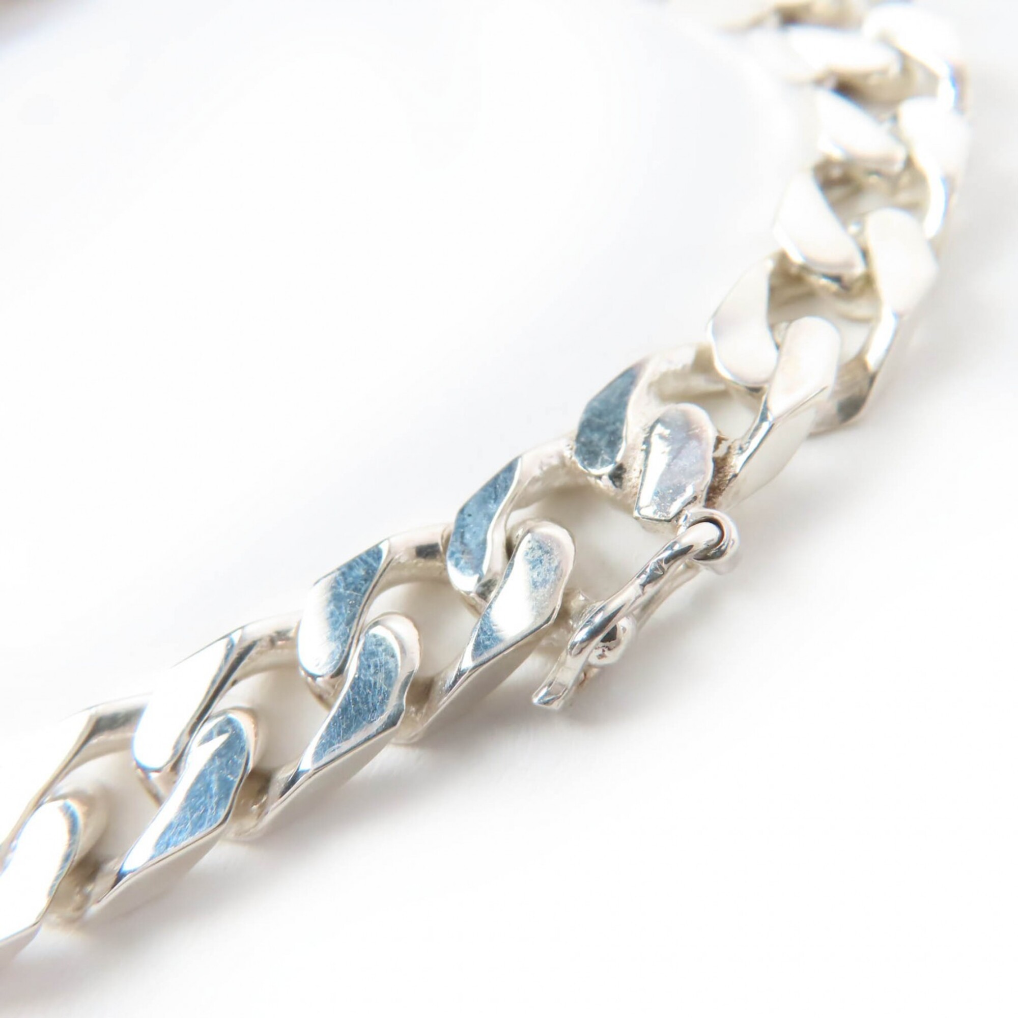 Tiffany Tiffany Vintage 925 Center Knot Bracelet RN0000797