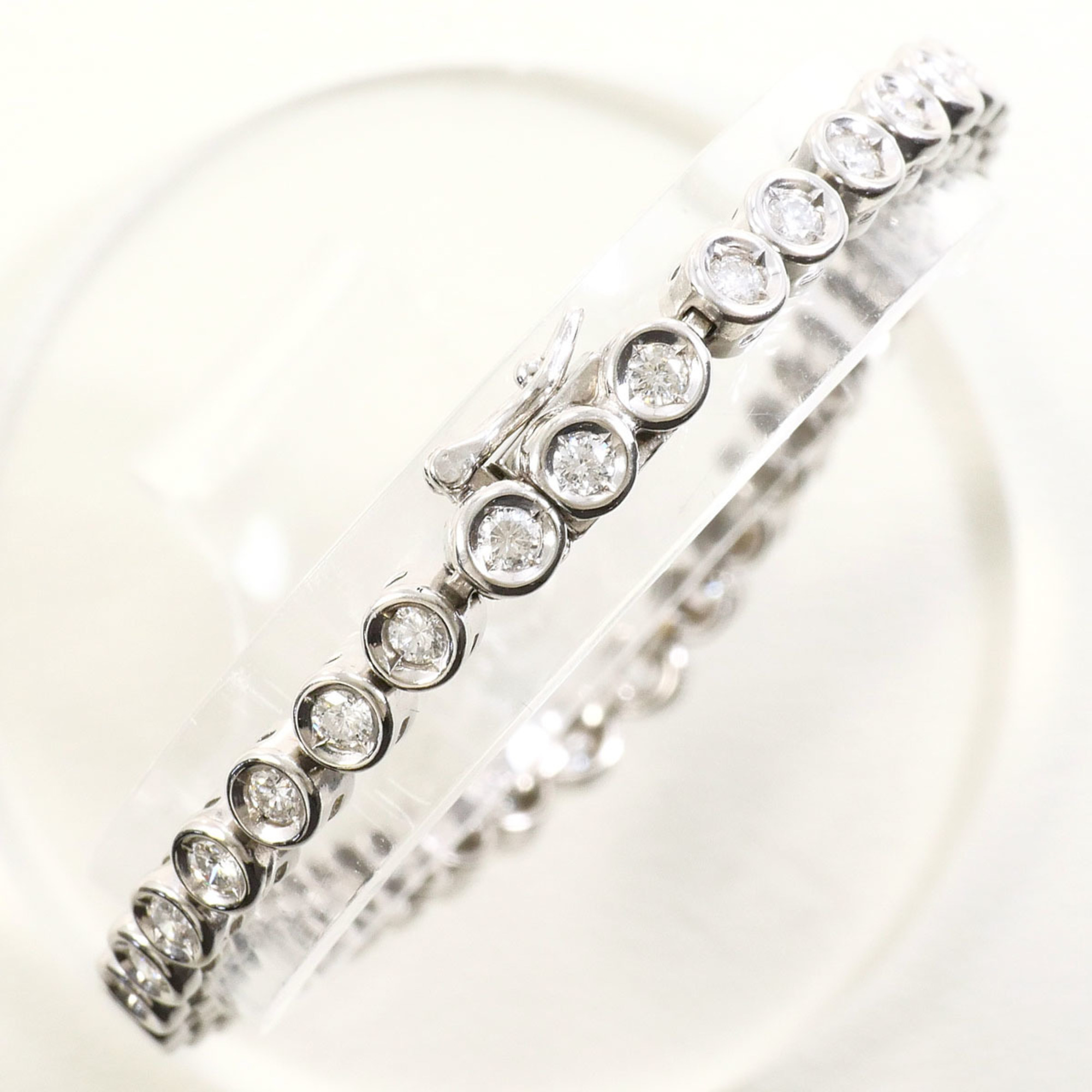 Unbranded PT850 Platinum Bracelet with 2.02ct Diamonds RN0001444