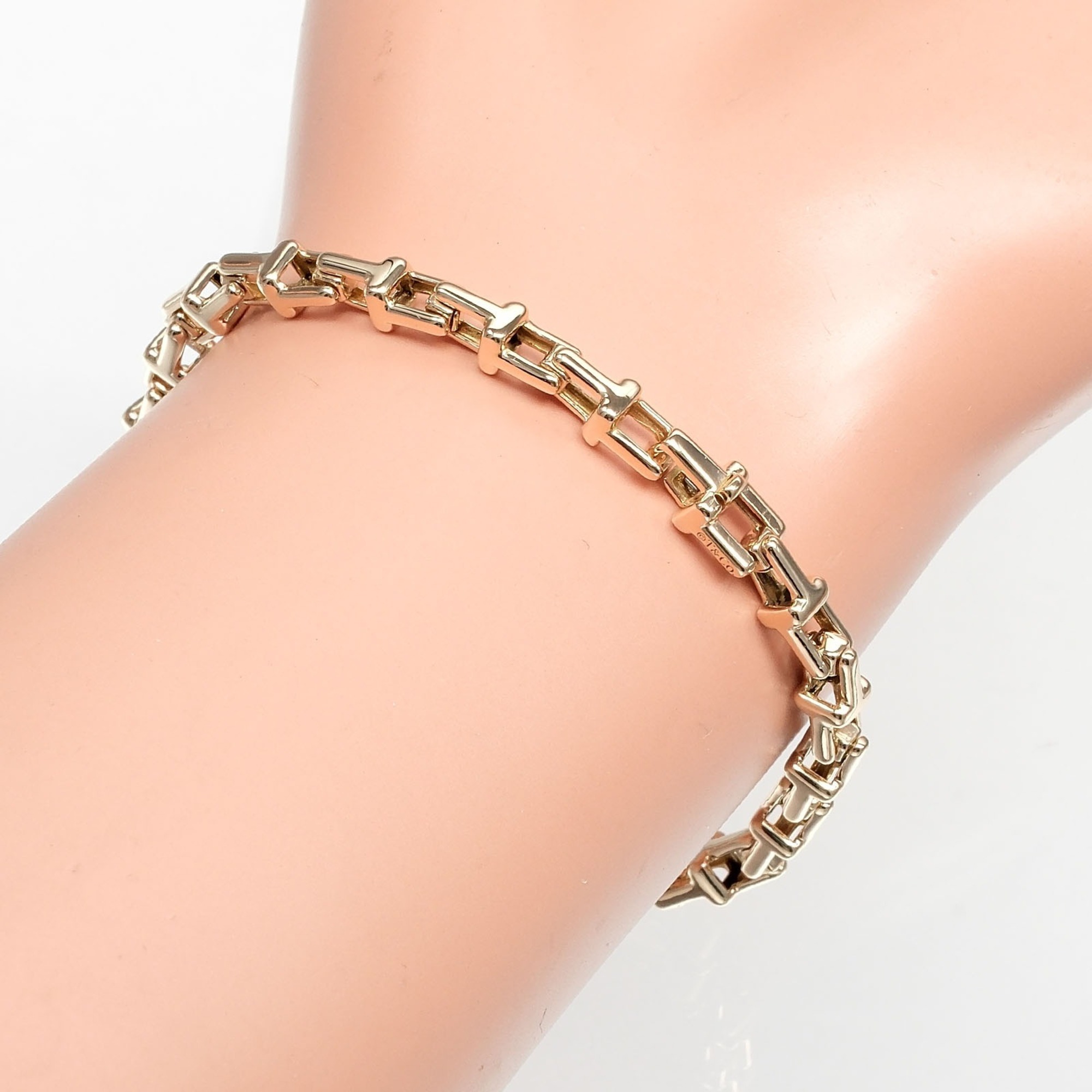 Tiffany T Narrow Bracelet RN0001845