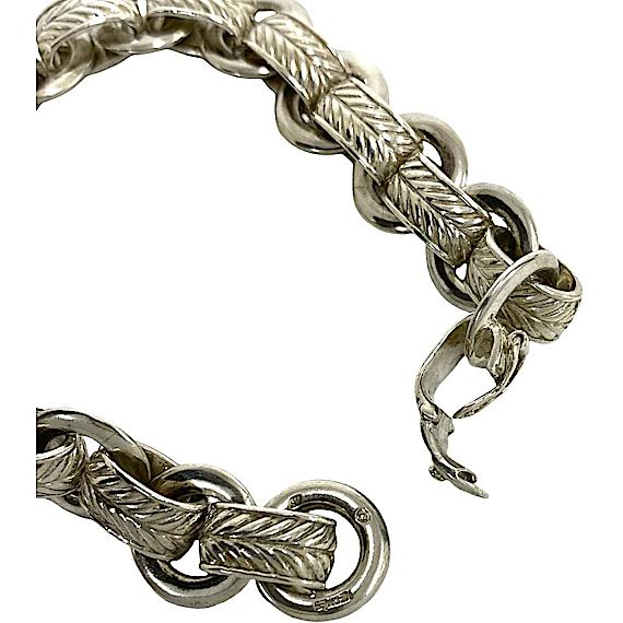 Hermès Vintage Leaf Bracelet RN0002443 Hermès Vintage Leaf Bracelet RN0002443