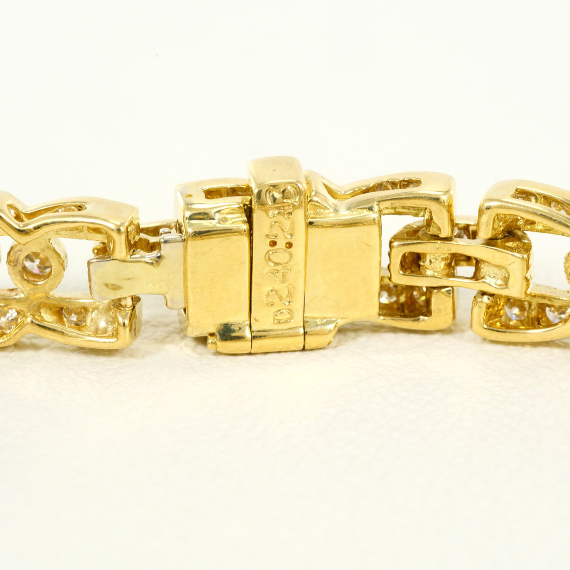 Unbranded 18K Yellow Gold Diamond Bracelet RN0002564