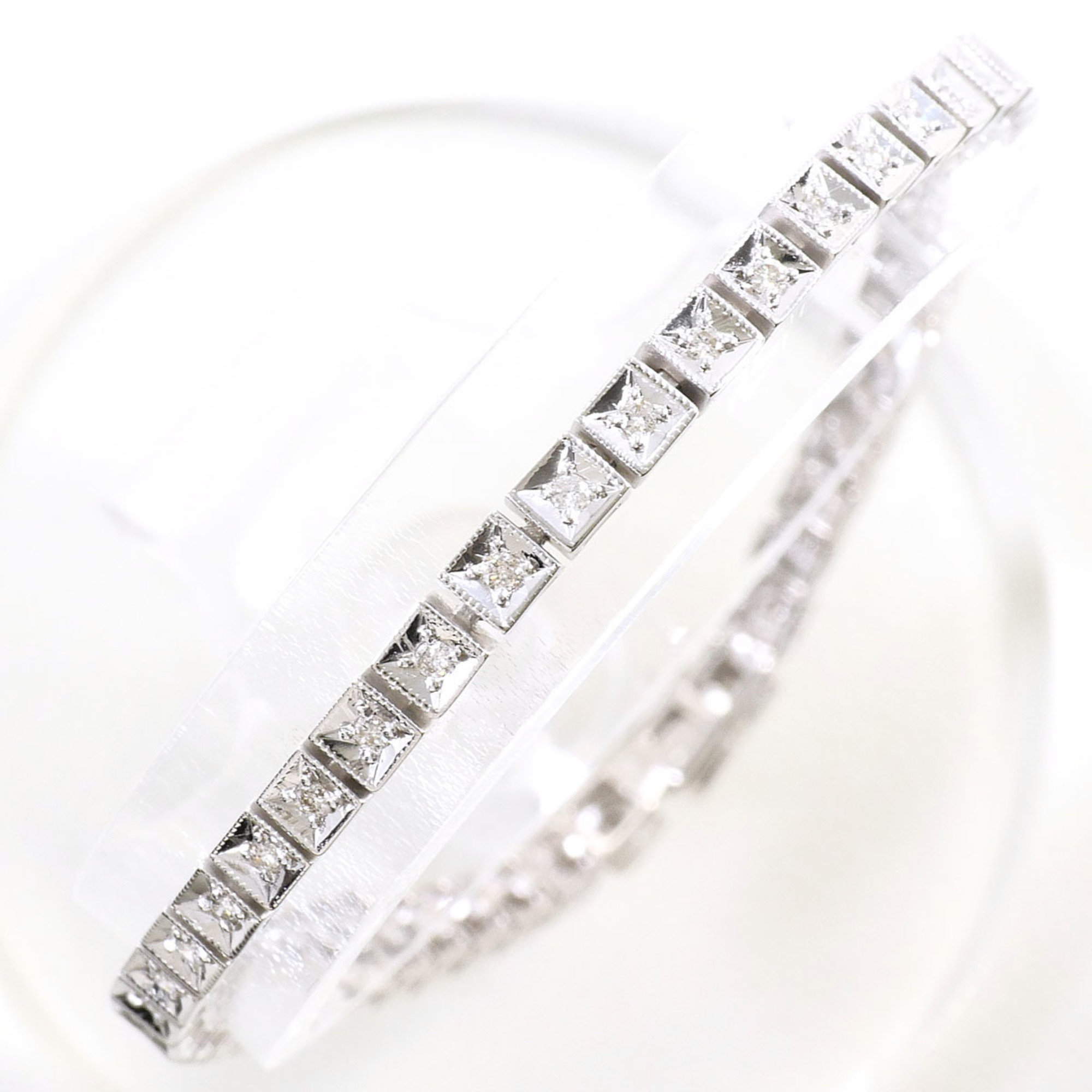 Unbranded 18K WG Bracelet with 0.50ct Diamonds RN0002882