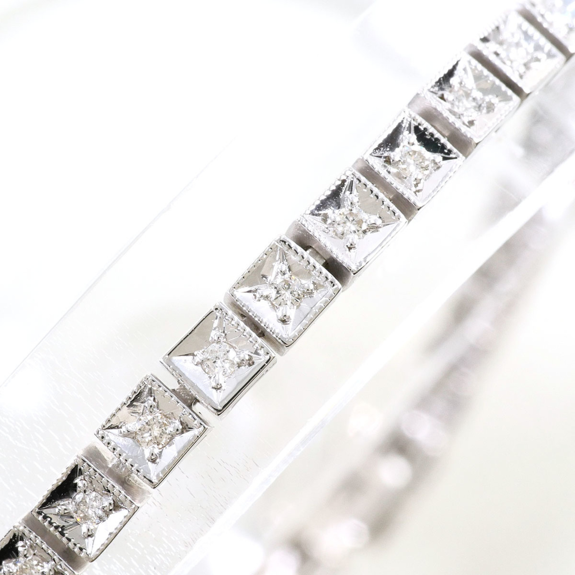 Unbranded 18K WG Bracelet with 0.50ct Diamonds RN0002882