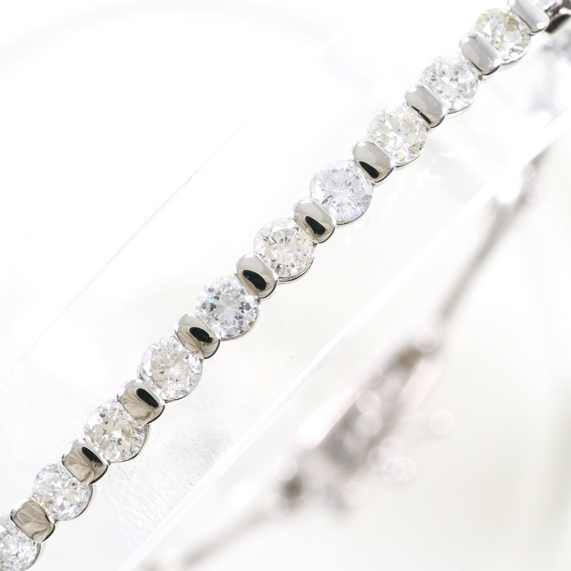 Unbranded 18K White Gold Diamond Bracelet RN0002884