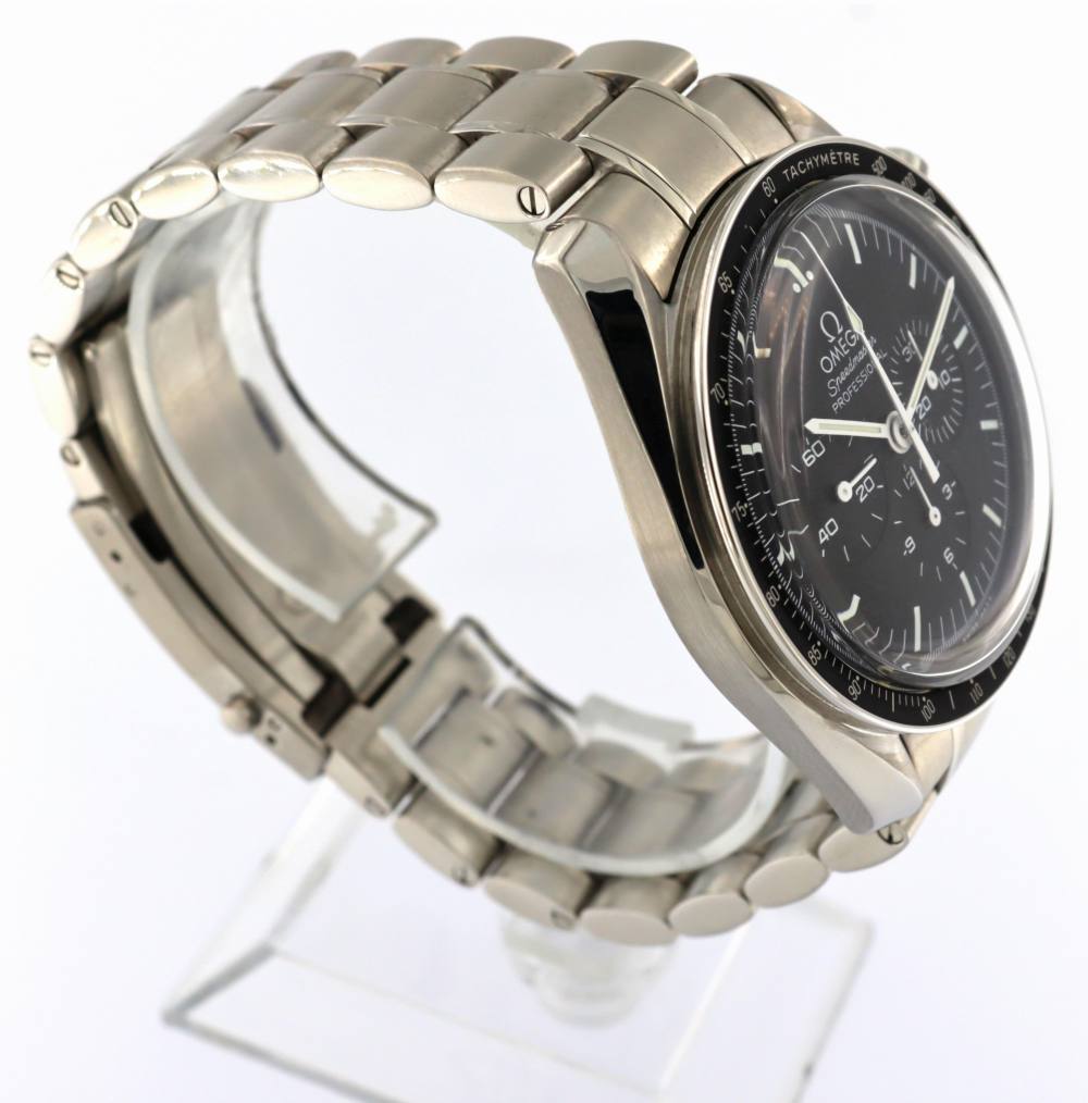 Omega Speedmaster 31130423001005