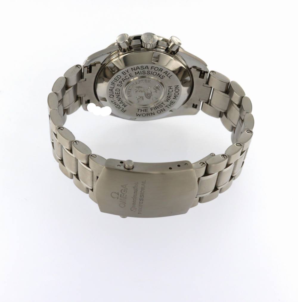 Omega Speedmaster 31130423001005